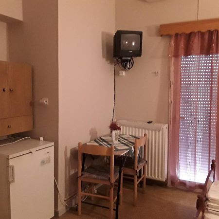 Γιαννουλα Κρετση Hotel Kamena Vourla Luaran gambar
